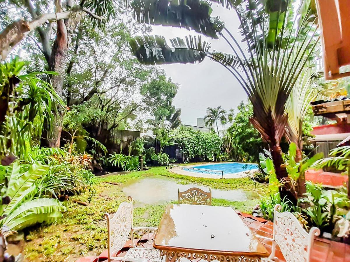 Chito'S Hotel Iloilo City Bagian luar foto